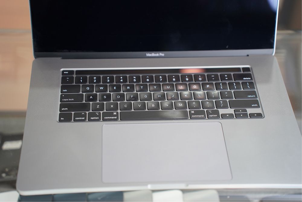 MacBook Pro 16” i7 16/512 (2019) Магазин inStyle