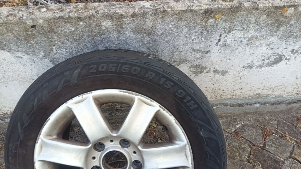 4 pneus+ jantes 205/60 r15