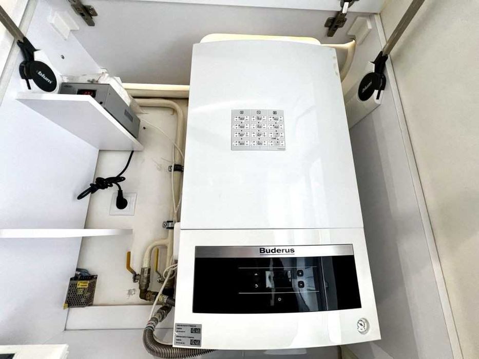 Продам 3 кімнатну квартиру з ремонтом по вул Відінська