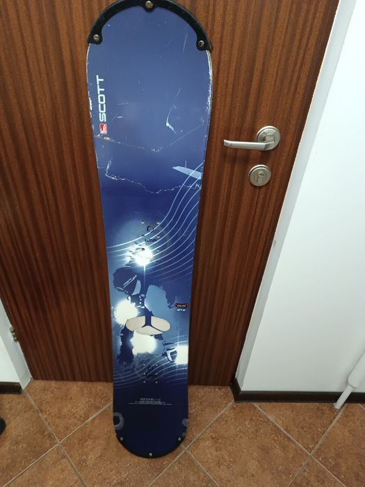Snowboard  firmy Scott