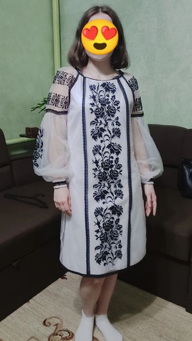 Вишиване плаття випускне, останній дзвінок