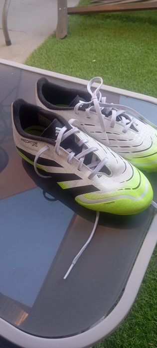 Chuteiras Adidas Predator tamanho 36