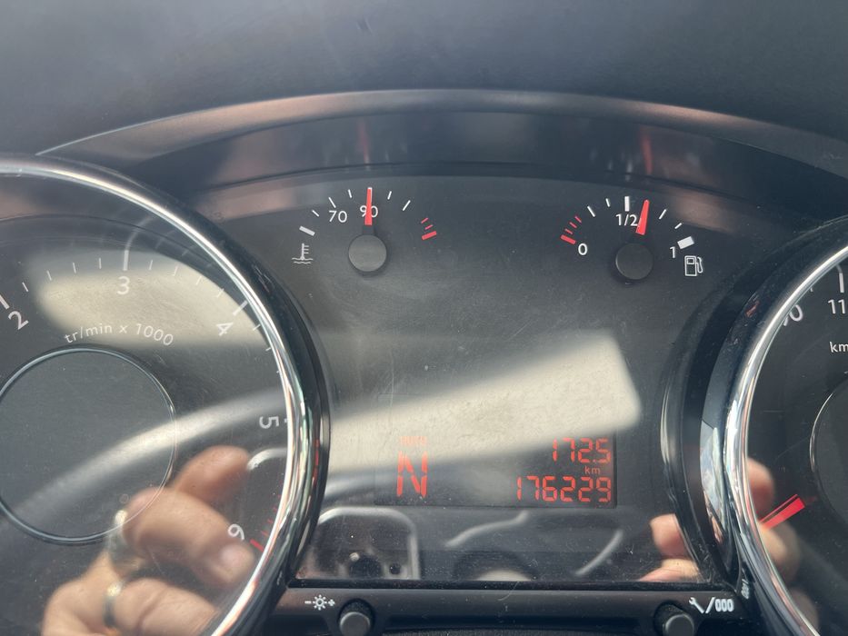Peugeot   5008   7 lugares 1.6 HDI