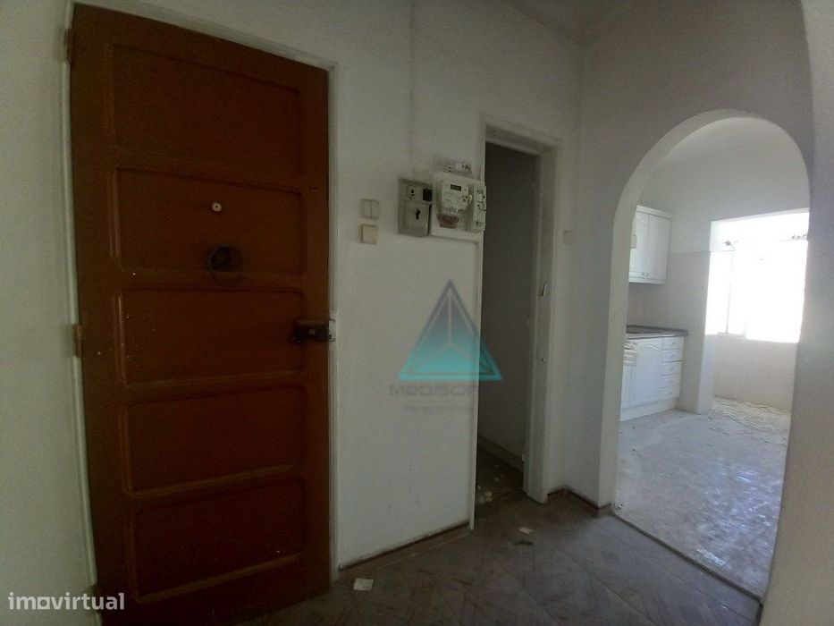 Apartamento T1 Baixa da Banheira 2 Andar — Baixa Da Banheira E Vale Da Amoreira, Setúbal