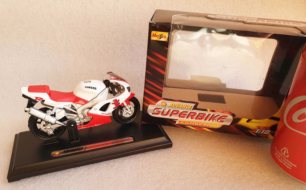 Vintage 1/18 Scale Miniature ~ "YAMAHA YZF R1" ~ Superbike ~ New ~ Maisto