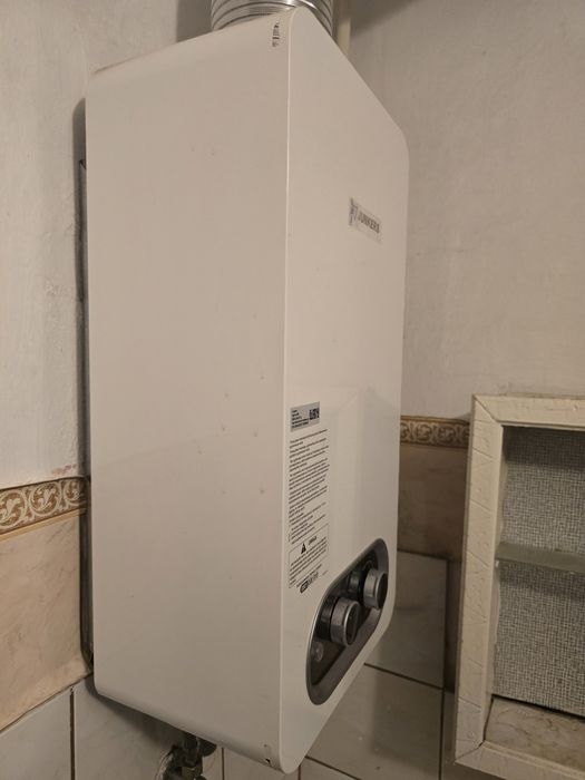 Piecyk gazowy Junkers Hydro 4200 WR9-4 KB - W pełni sprawny, zadbany