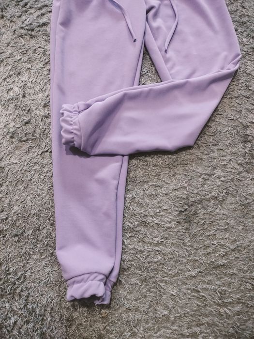 Przepiękny dres przepiękny kolor