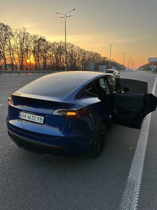 Tesla Y   2020 р    52 тис.км, синя