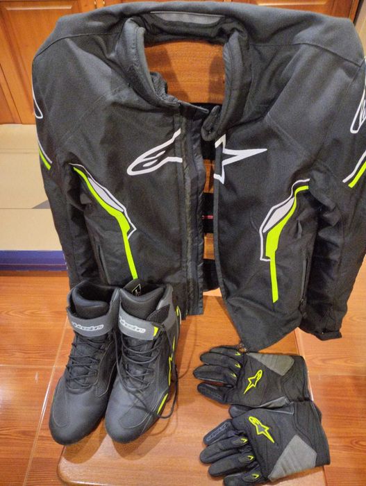 Equipamento mota Alpinestars e Dainese