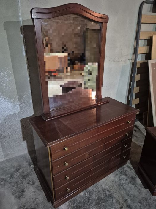 Conjunto cómoda e mesas cabeceira