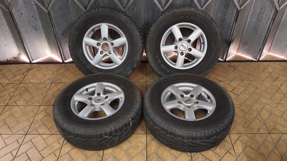 Jantes com pneus 245/70-16 General Grabber