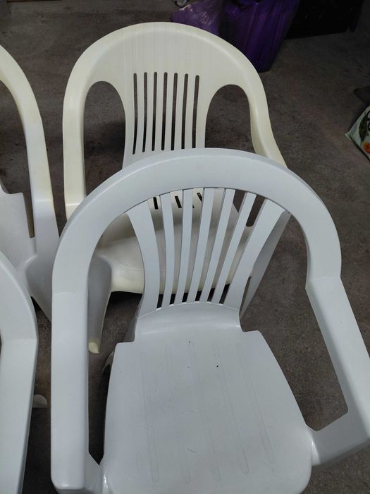 Conjunto de 4 cadeiras plasticas
