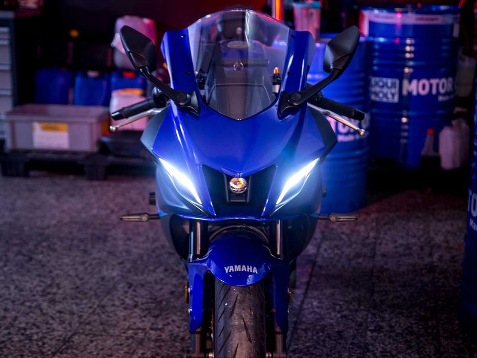 Yamaha R7 de 2024 em estado Irrepreensível. Linha Leo Vince. Extras