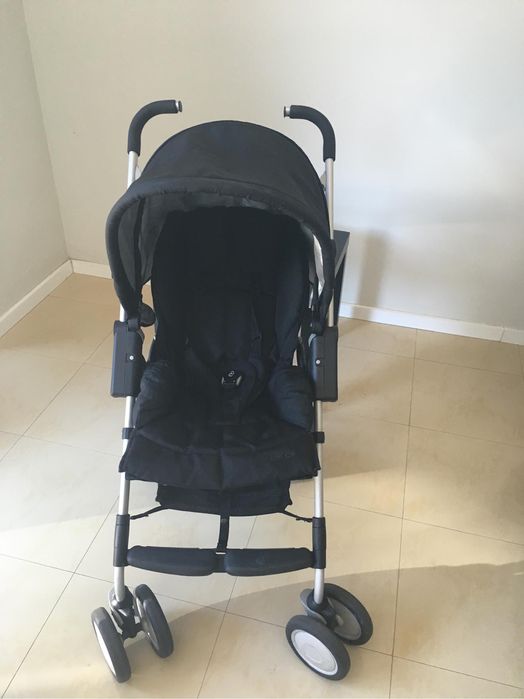 Carrinho Bebé Maxicosi com proteção para o frio