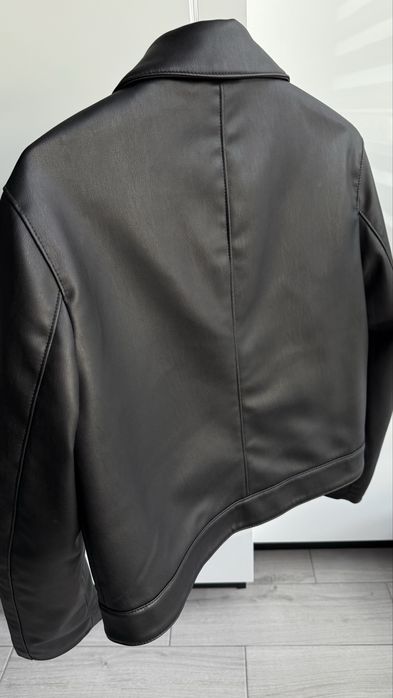 жіноча Zara косуха куртка жакет бомбер