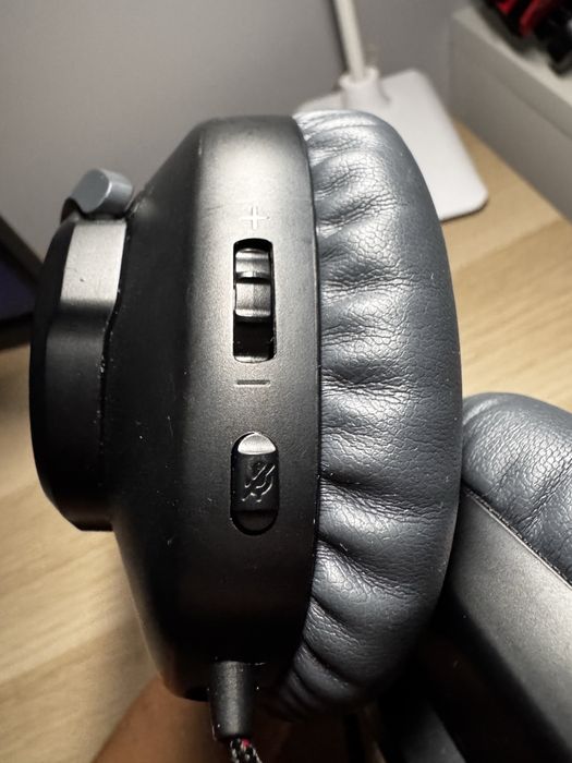 Fones JBL quantum 100