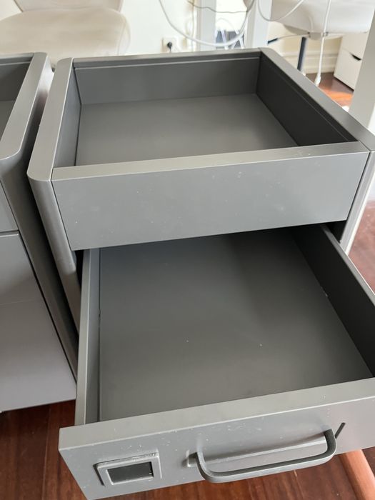 Móvel de gavetas metálico cinzento – temos 3 unidades