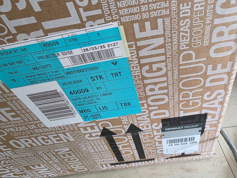 Farol Duster frente condutor - 2022