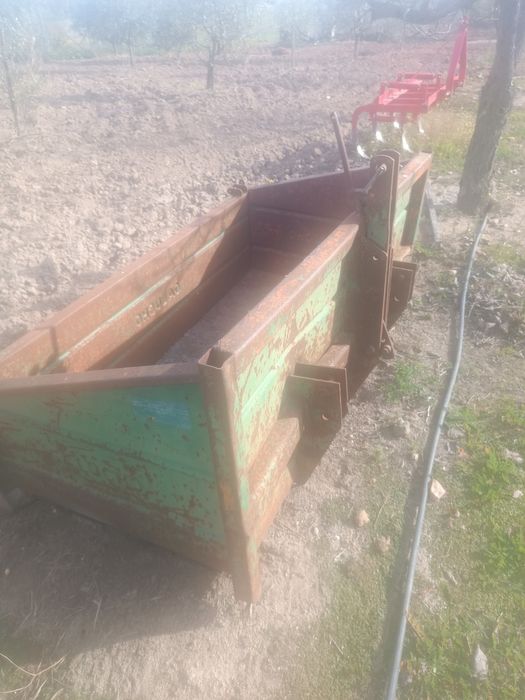 Vendo frese  com 1.50cm  e caixa carga 1.60cm marca galuch