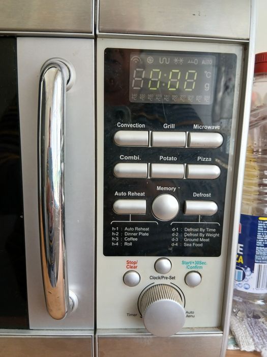 Micro-ondas com grill.