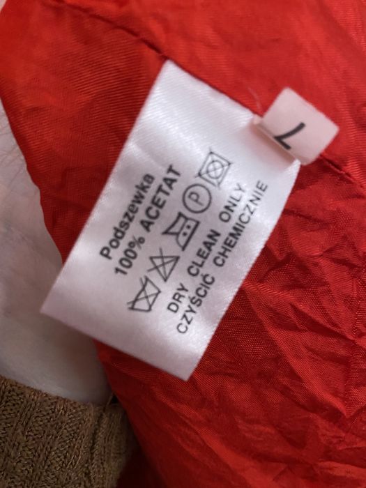 Pima r 38 piekna czerwona sukienka z ozdobnymi paskami