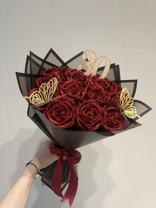 Ręcznie robione kwiaty ze wstążki – bukiety, dekoracje, prezenty