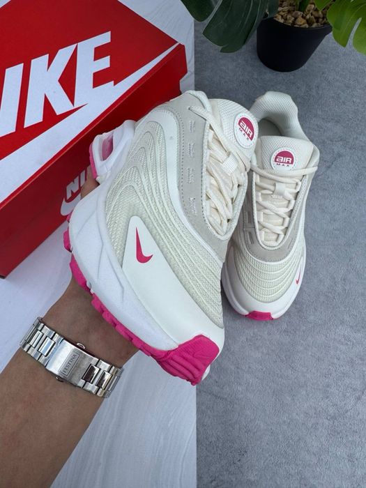 Жіночі кросівки Nike Air Max Fire