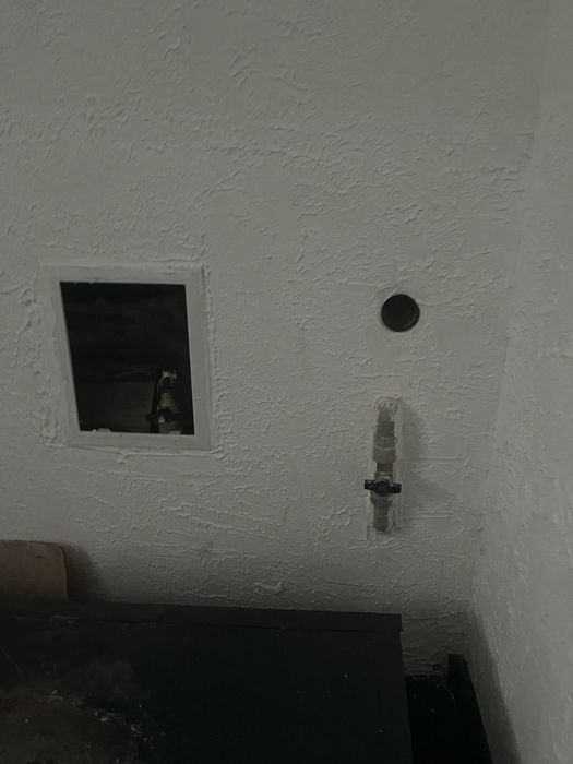 Здається окремий кабінет в Центрі міста