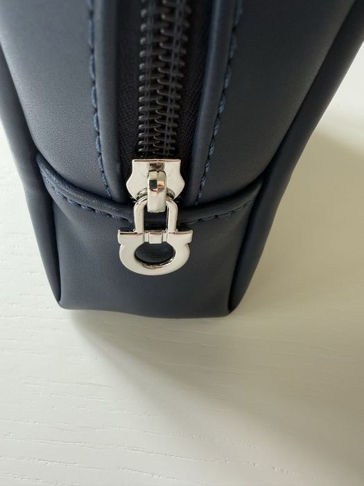 Продам косметичку Salvatore Ferragamo