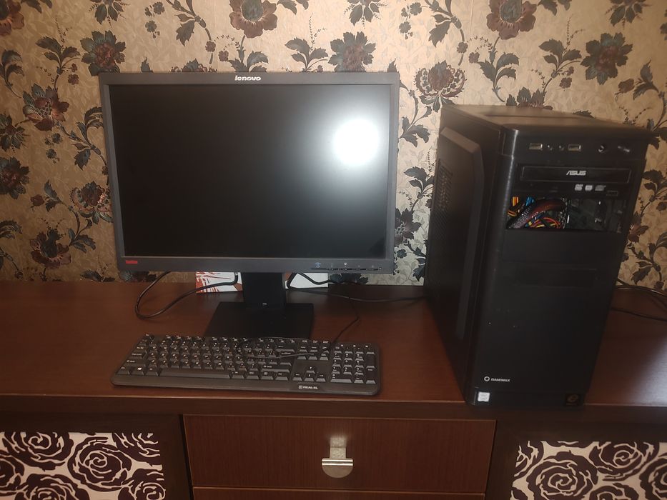 Настольный компьютер