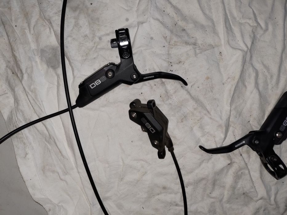 Sram DB8 przód i tył