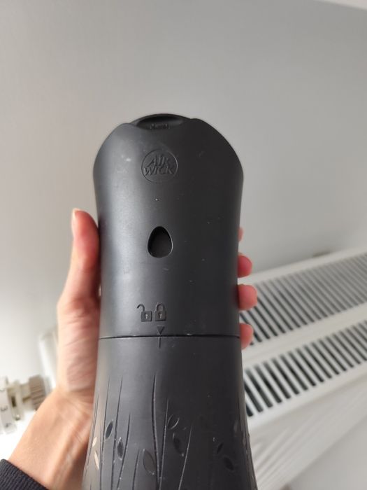 Automatyczny odświeżacz powietrza Air Wick