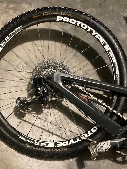 Bicicleta FOCUS ONE (suspensão total)