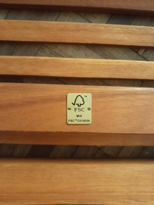 Apoio de pernas/pés em madeira de acácia marca "FSC"