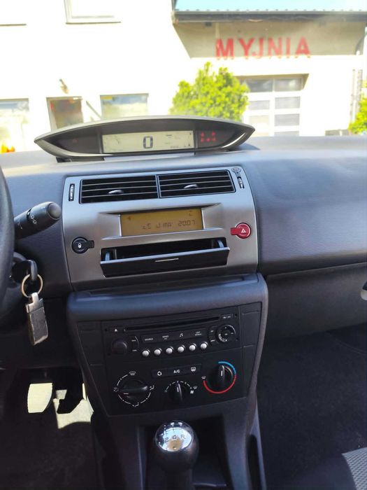 Sprzedam Citroen C4 1.4 16v 2010r