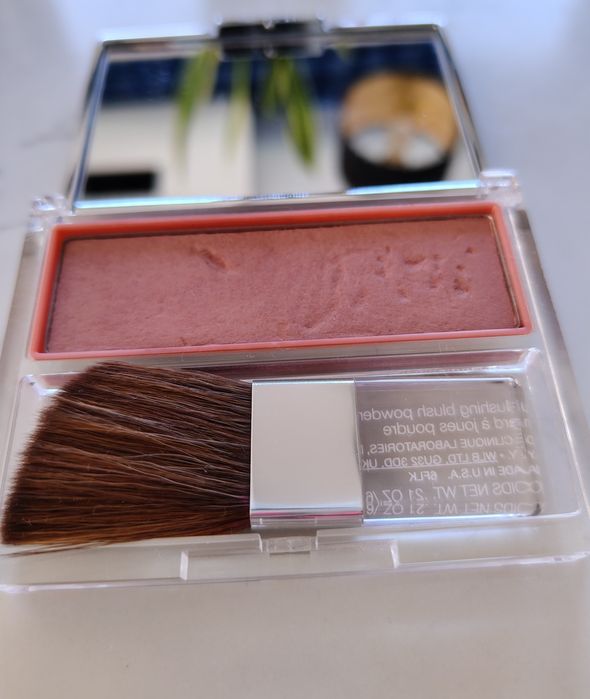 Clinique róż 120 bashful blush