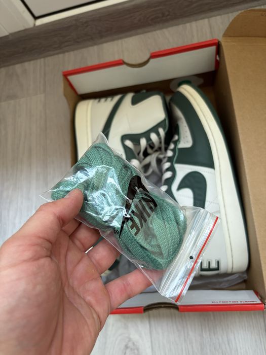 Продаю кросівки Nike розмір 42(26,5см)