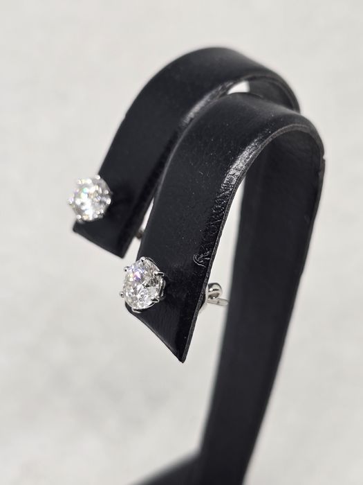 2,32 ct в бриллиантах. Серьги, пусеты, гвоздики.