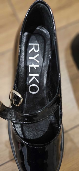 Туфлі жіночі лакові mary jane EUR 37 (повномірні)