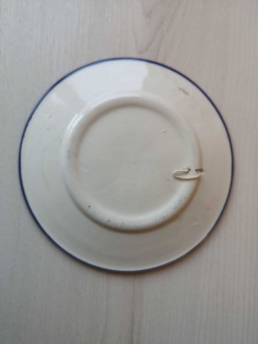 Ręcznie malowany talerz ceramiczny