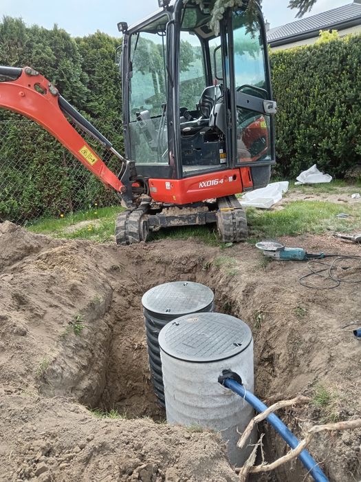 Usługi minikoparką i koparkoladowarką