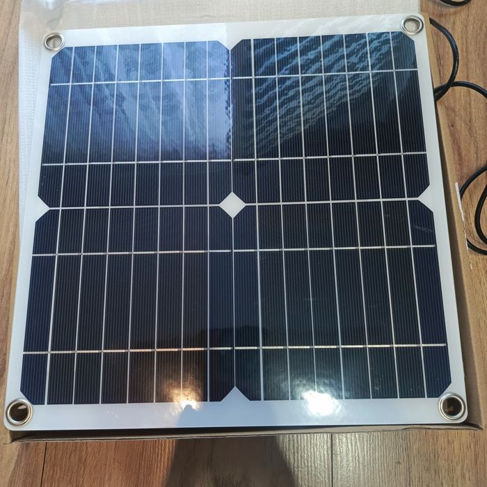 Turystyczne wentylatory zasilane panelem słonecznym.