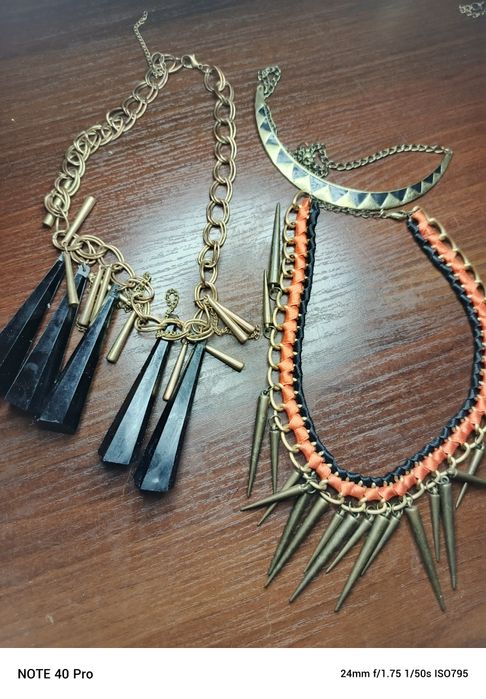 Zestaw naszyjników vintage