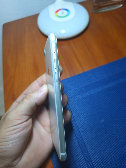 iPhone 8 в отличном состоянии