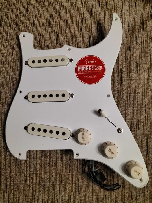 Oryginalny Nowy Kompletny(folia) PICKGUARD Squier CV 50s Strat MN