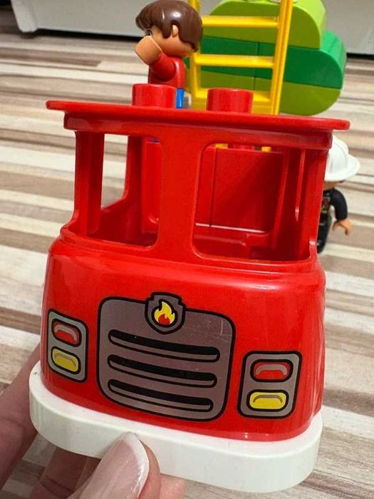 Klocki Lego Duplo - wóz strażacki 10901