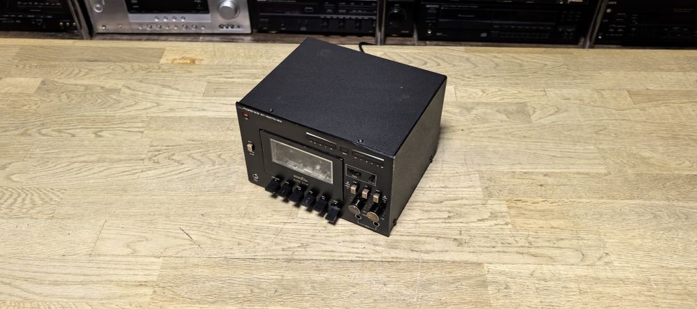 Касетний програвач Mars MC-100