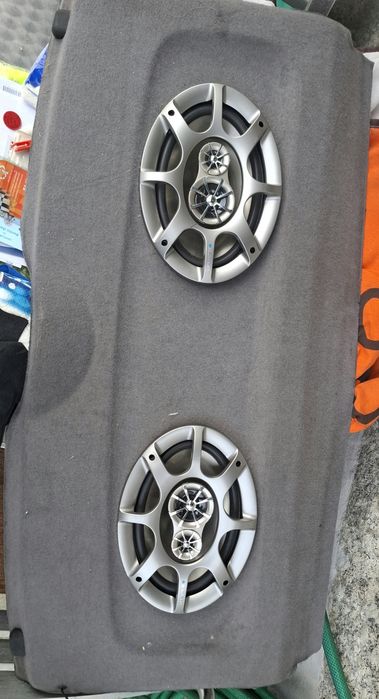 Sistema de Som (Subwoofer, Colunas, etc)