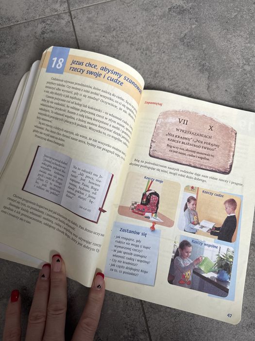 Podrecznik do religii Jezus jest z nami klasa 3