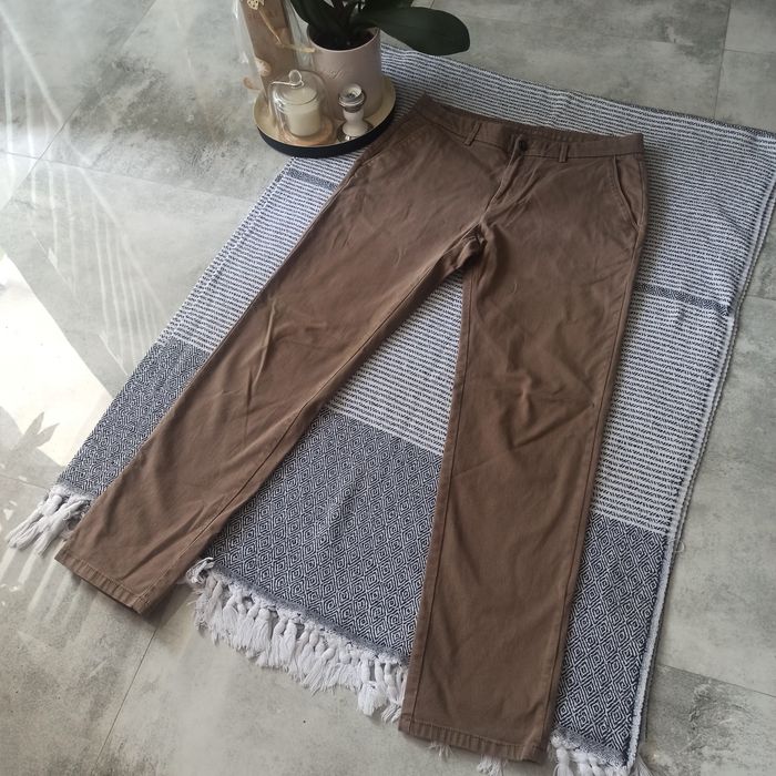 Brązowe spodnie chino slim fit Reserved 34 smart casual